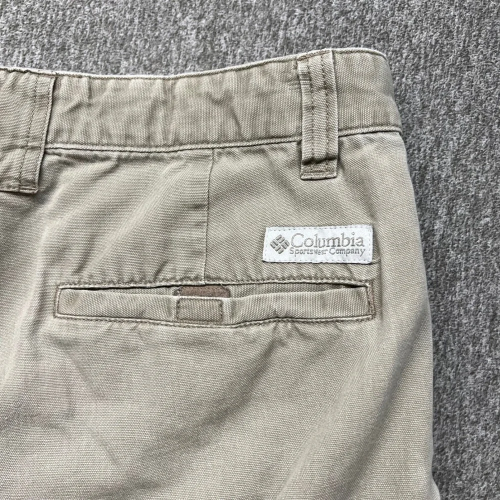 Columbia Mens Tan Khaki Cotton Canvas Cargo Shorts Pleated Hiking Outdoor 30